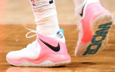 Bradley Beal in the Nike Zoom Rev 2018 'Pink with the black swoosh'