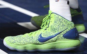 Karl-Anthony Towns in the Nike Hyperdunk 2017 'Green with blue swoosh'