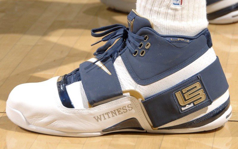 LeBron James in the Nike Zoom LeBron Soldier 1 “Witness”