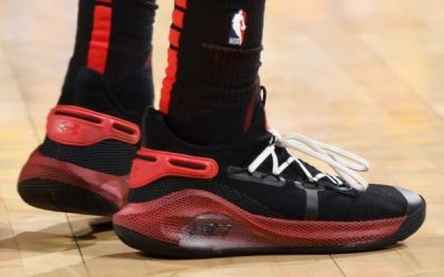 Seth Curry in the Under Armour Curry 6 'Blazers red and black'