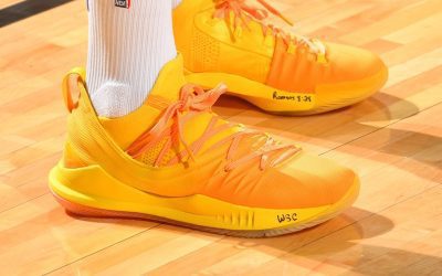 Stephen Curry in the Under Armour Curry 5 'All yellow'