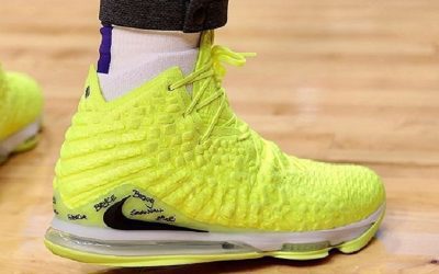 LeBron James in the Nike LeBron 17 'Volt'