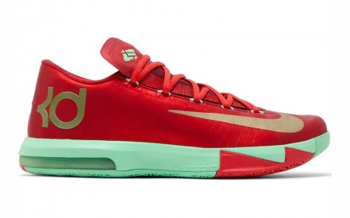 JD Davison in the Nike Zoom KD 6 'Christmas'