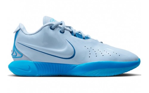 Tolu Smith in the Nike LeBron 21 'Blue Diver'